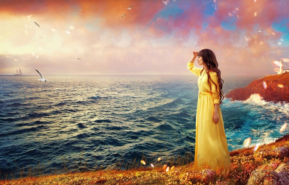 Девушка ждет у моря